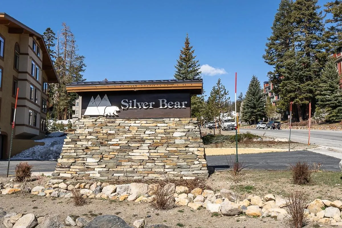 Silverbear #41 - 2 Bedrm + Loft / 3 Bathrm 1/2 Block To Canyon Lodge! Slps 8 Mammoth Lakes