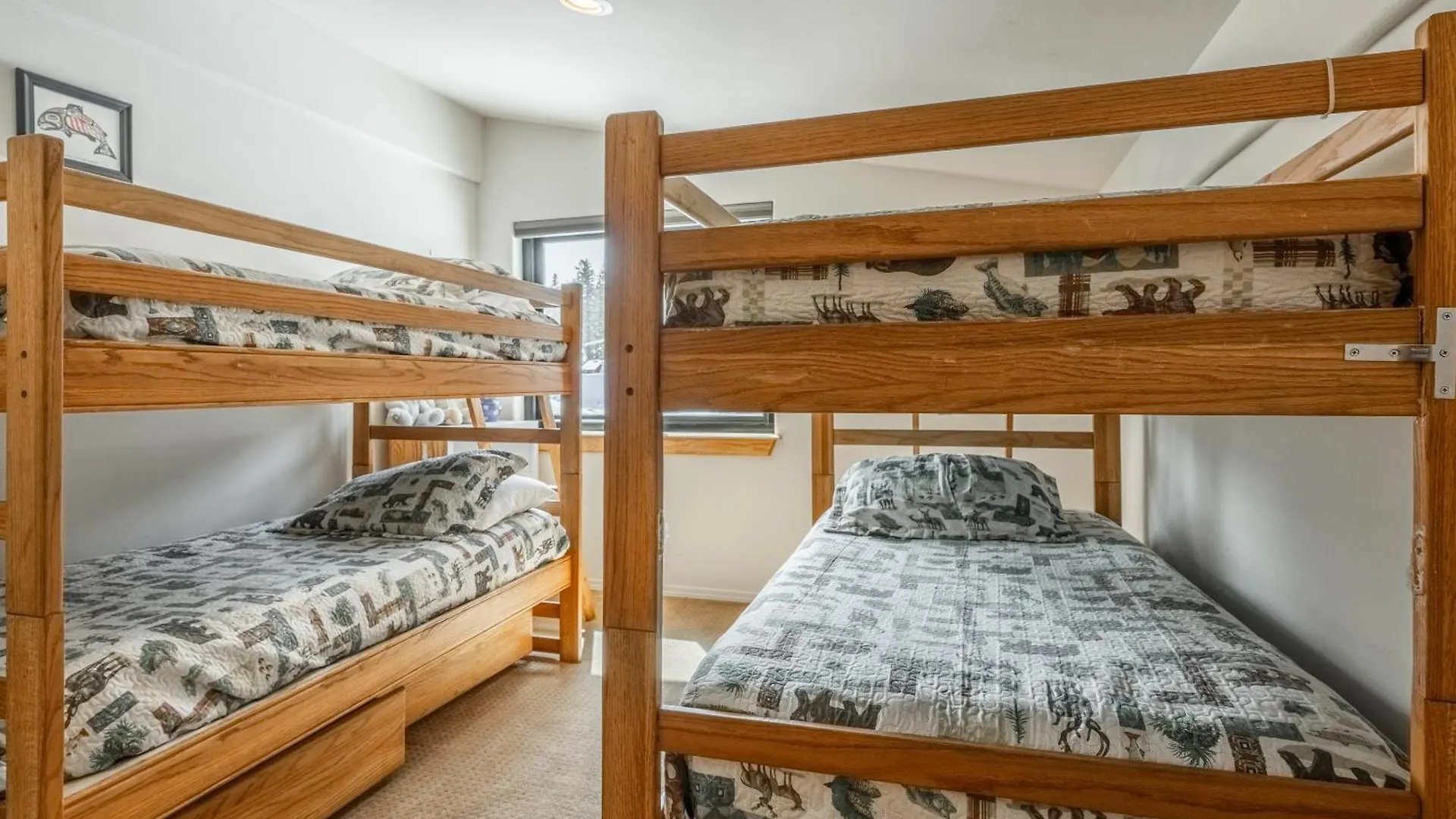 Silverbear #41 - 2 Bedrm + Loft / 3 Bathrm 1/2 Block To Canyon Lodge! Slps 8 Mammoth Lakes Holiday home