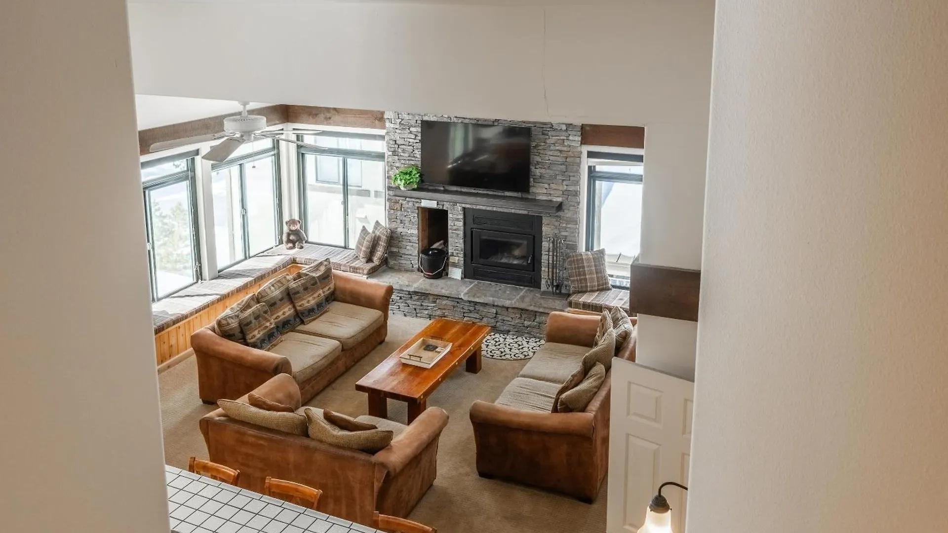 Silverbear #41 - 2 Bedrm + Loft / 3 Bathrm 1/2 Block To Canyon Lodge! Slps 8 Mammoth Lakes United States