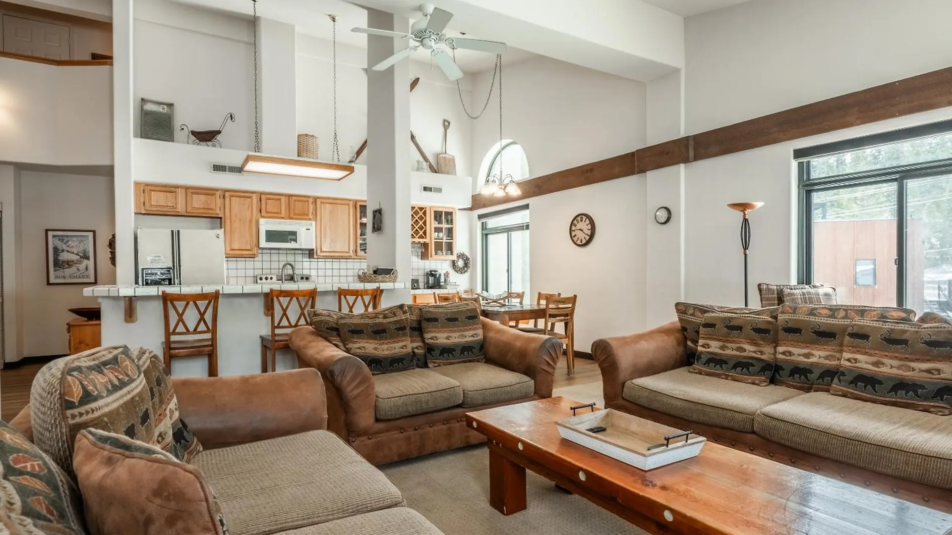 Silverbear #41 - 2 Bedrm + Loft / 3 Bathrm 1/2 Block To Canyon Lodge! Slps 8 Mammoth Lakes Holiday home